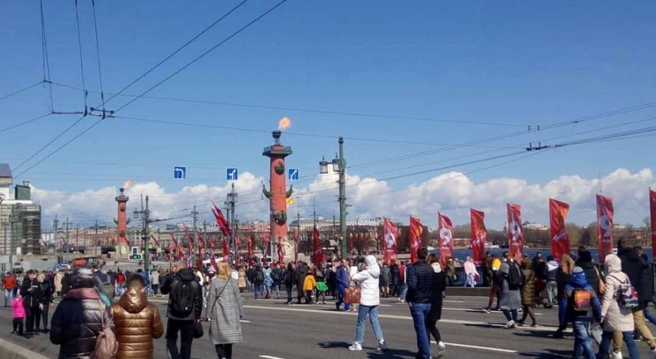 Парад Победы в Петербурге прошел при участии 100 единиц техники